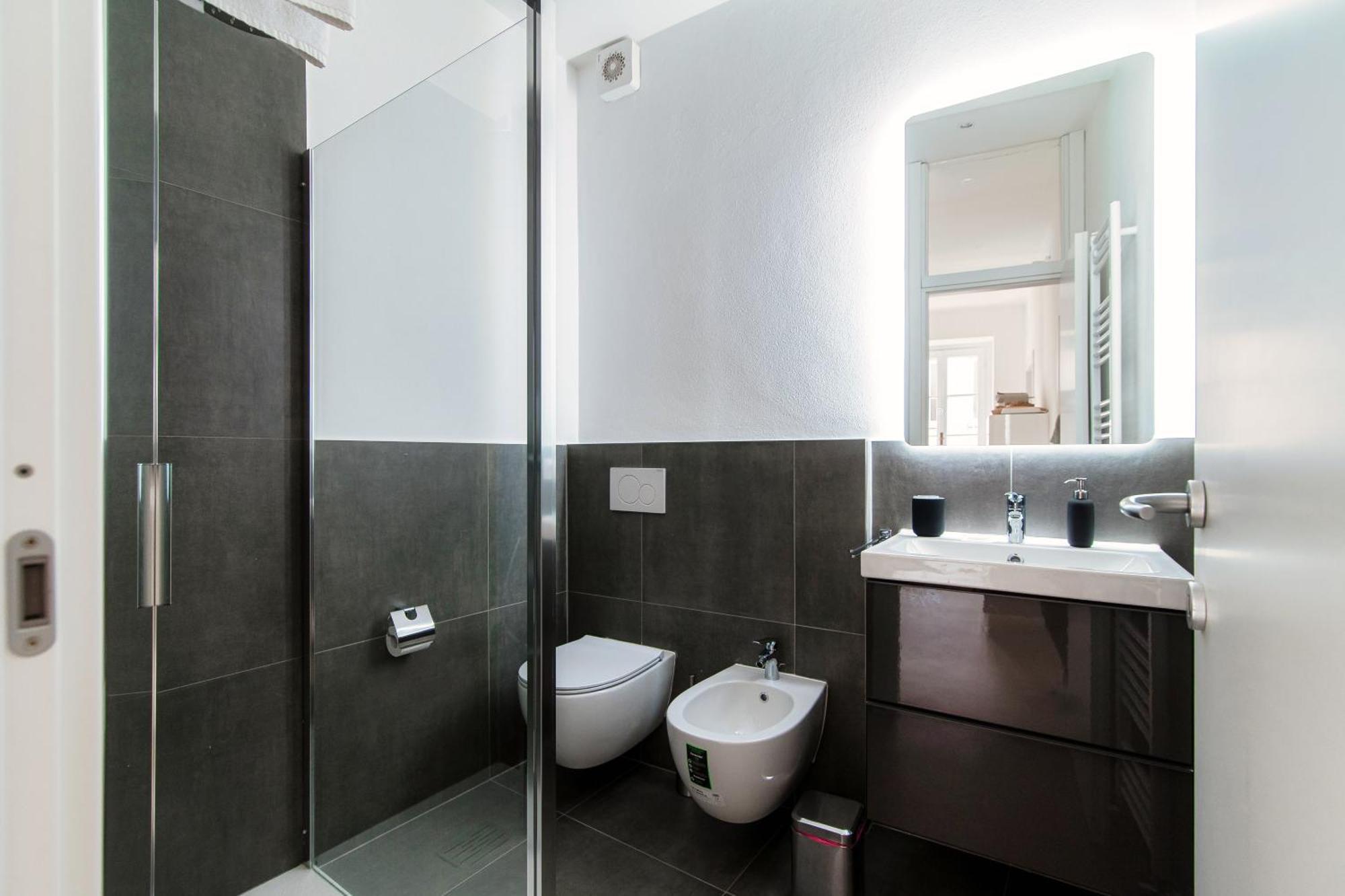 Giuliny Lovely Flat - The House Of Travelers Como Exterior photo